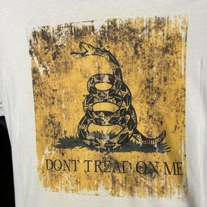 DONT TREAD ON ME T-SHIRT